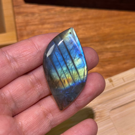 100% Natural Labradorite/Crystal